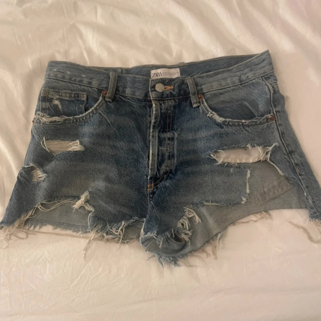 Blå jeansshorts från Zara
