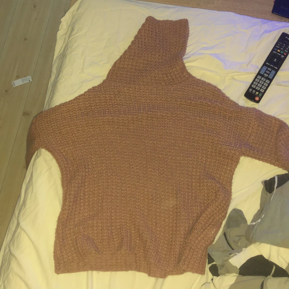 Brun stickad polotröja från NA-KD - 1