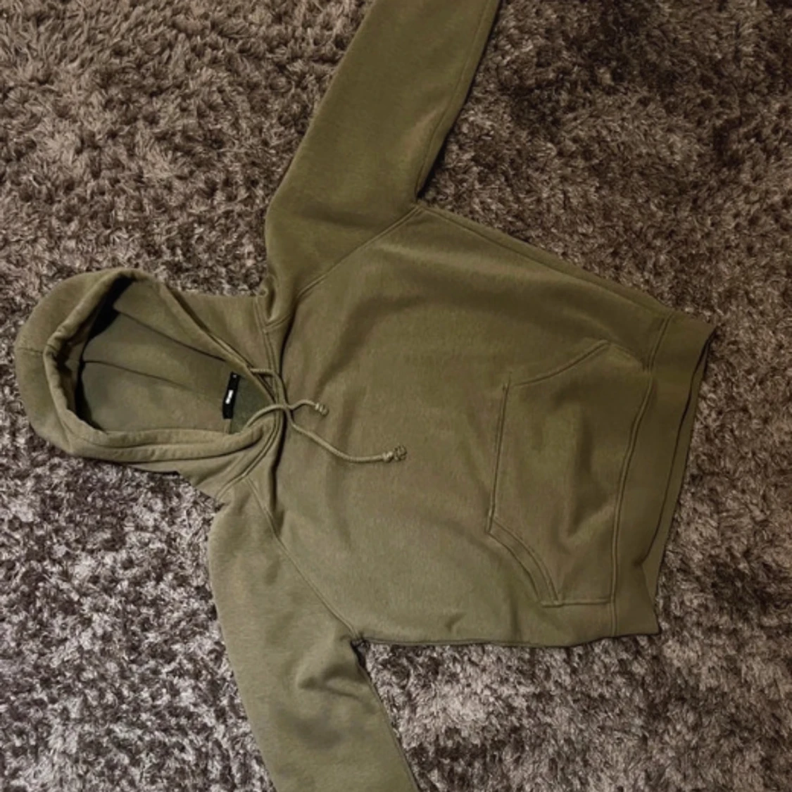 Grön hoodie från Bik Bok - 3