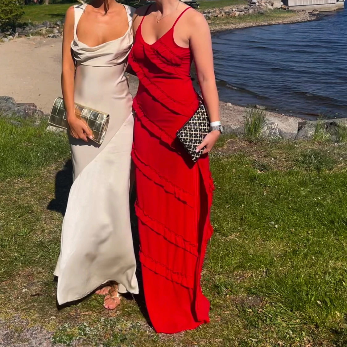 Balklänning med volanger