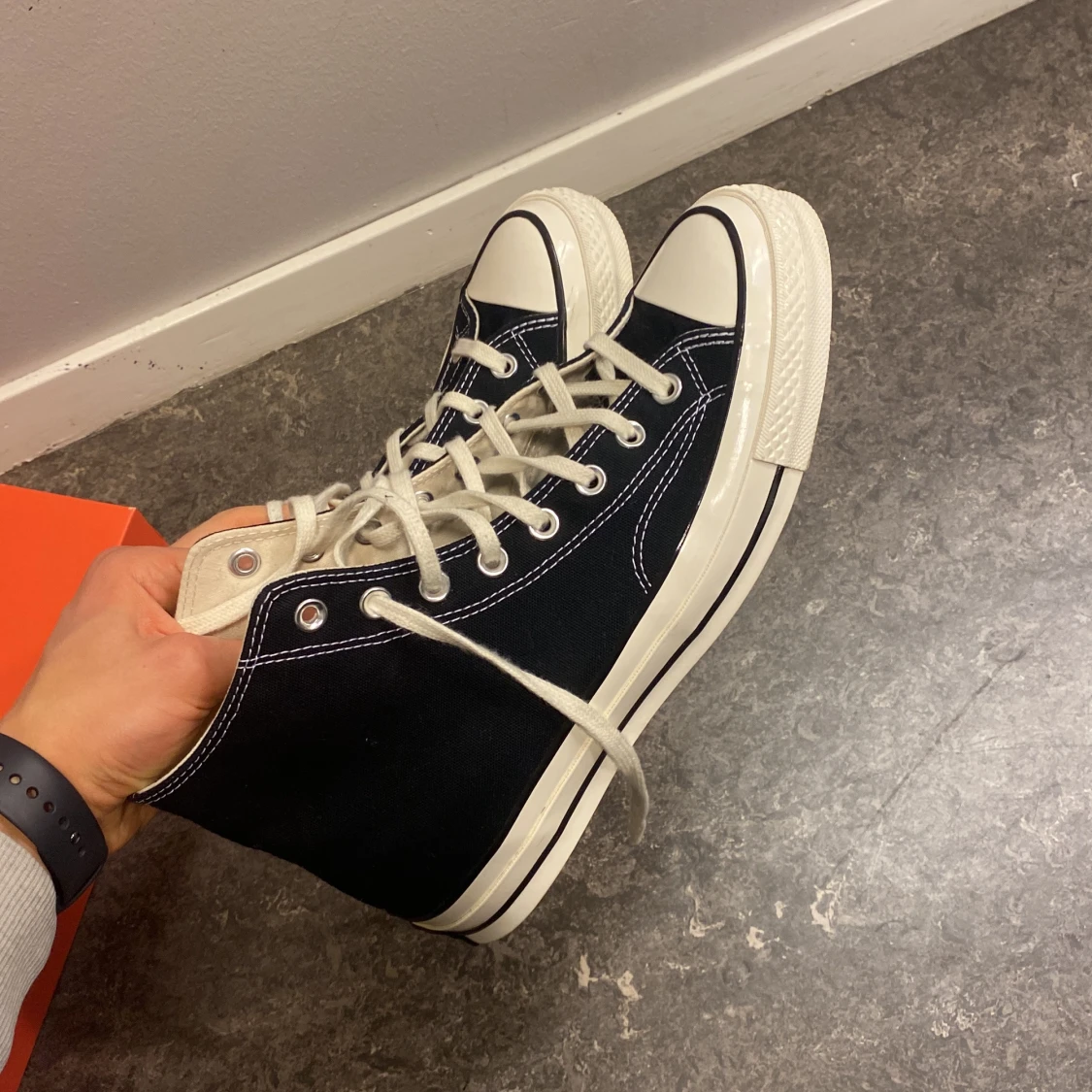 Svarta Converse sneakers - 2