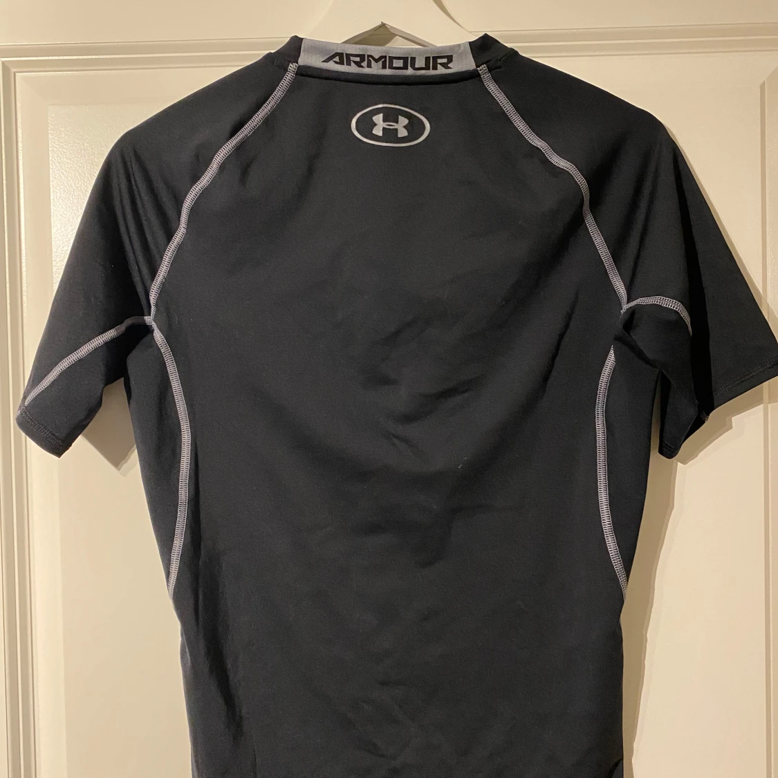 Svart kompressionströja från Under Armour - 2