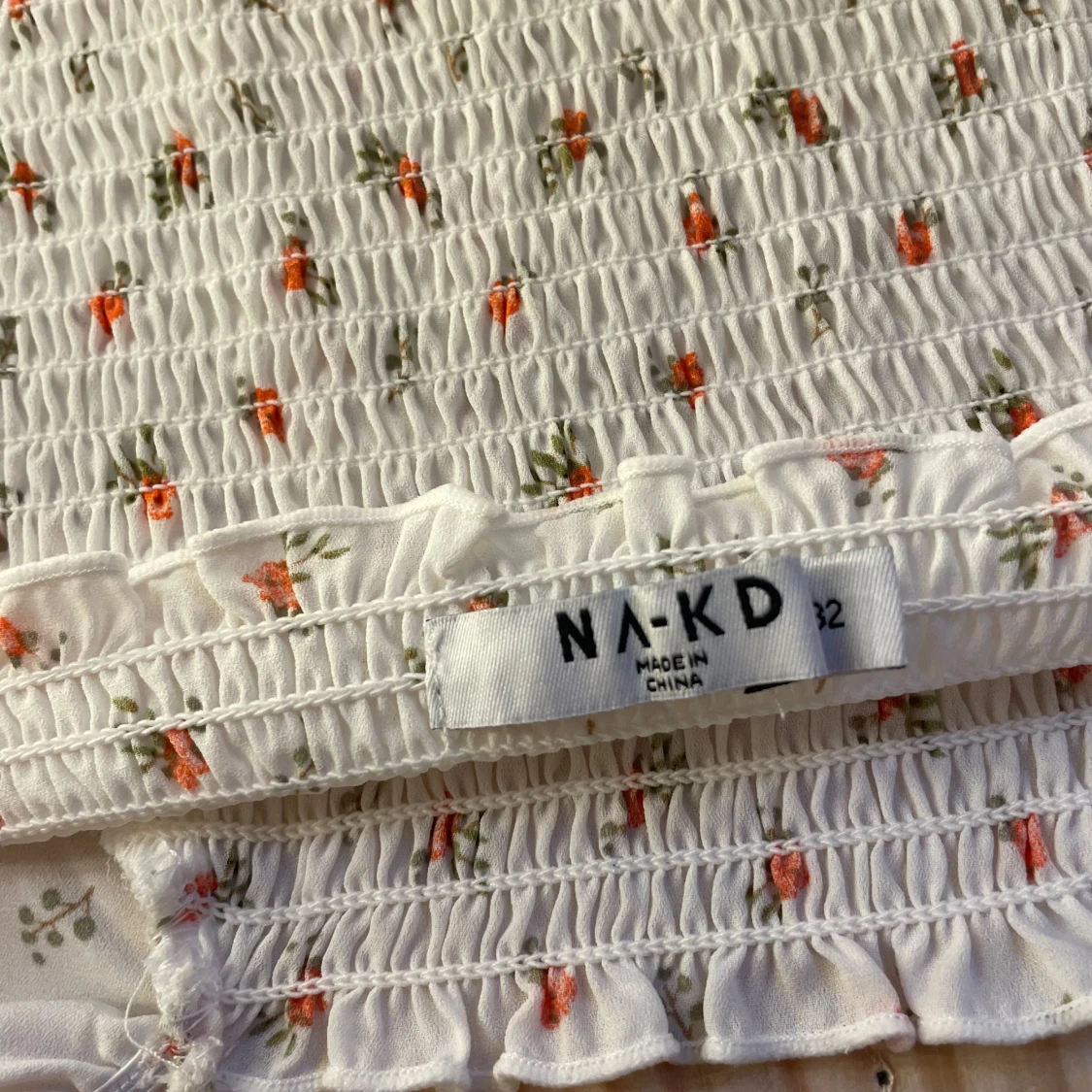 Blommig topp från NA-KD - 2