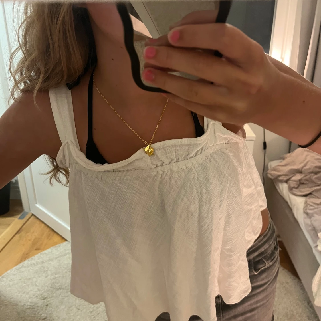 Vit luftig linnetopp med breda axelband - 2