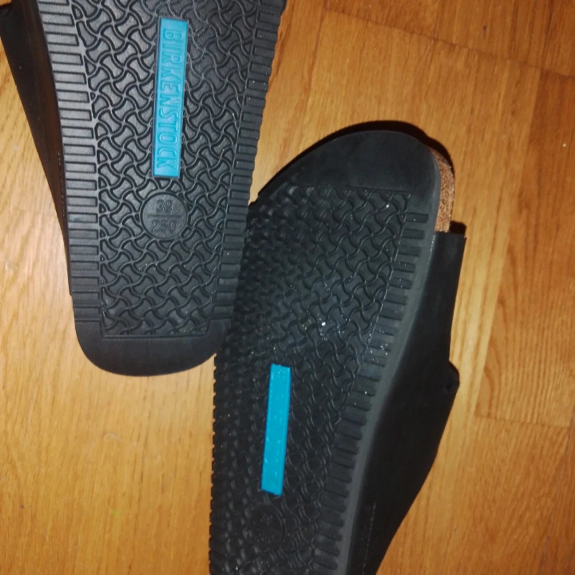 Svarta Birkenstock sandaler strl 39 - 2