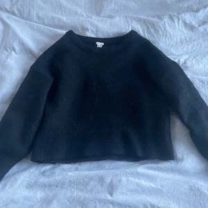 Mohair stickad tröja - Super snygg men kommer inte till användning, mohair och ull blandning🩷