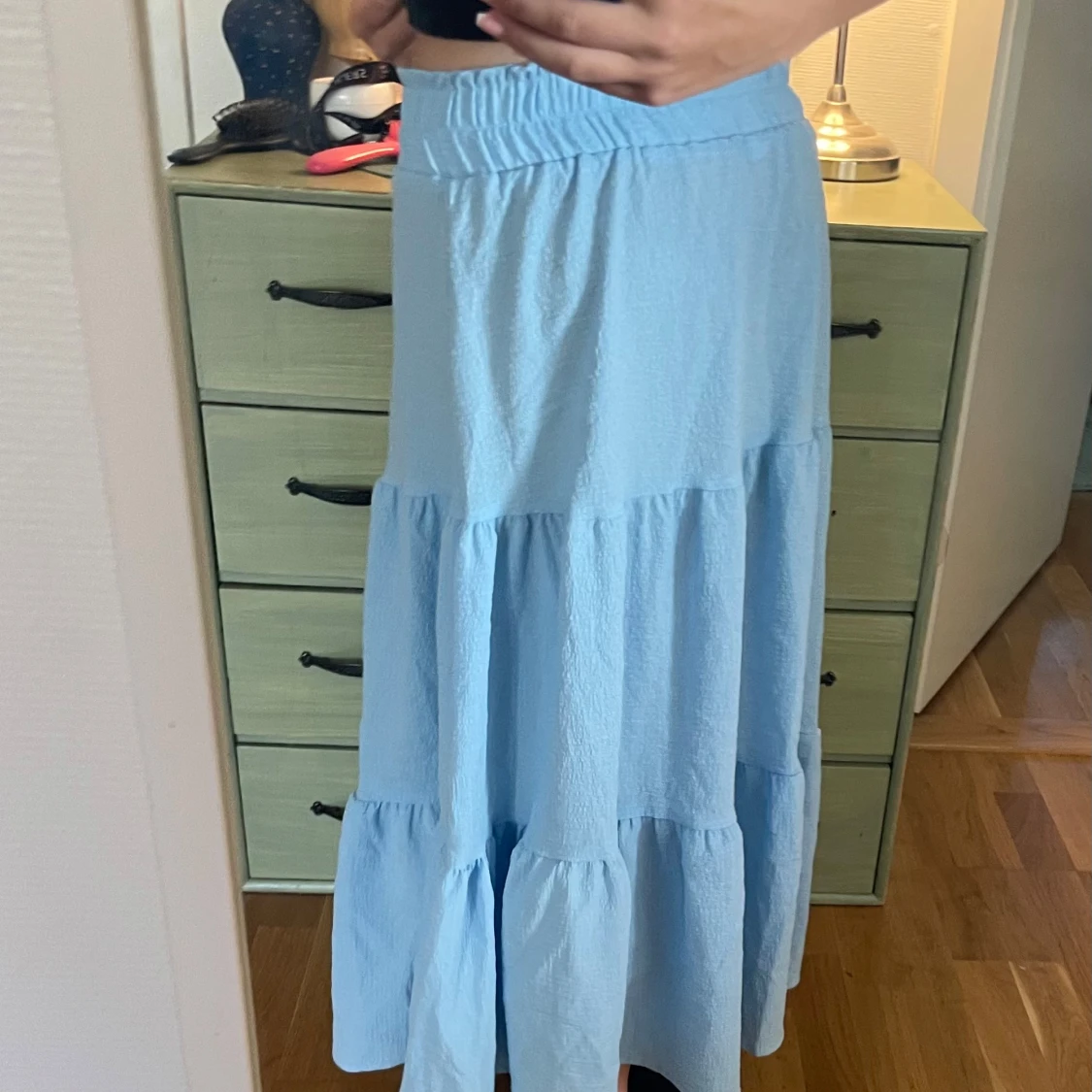 Ljusblå volangkjol med knytband - 1