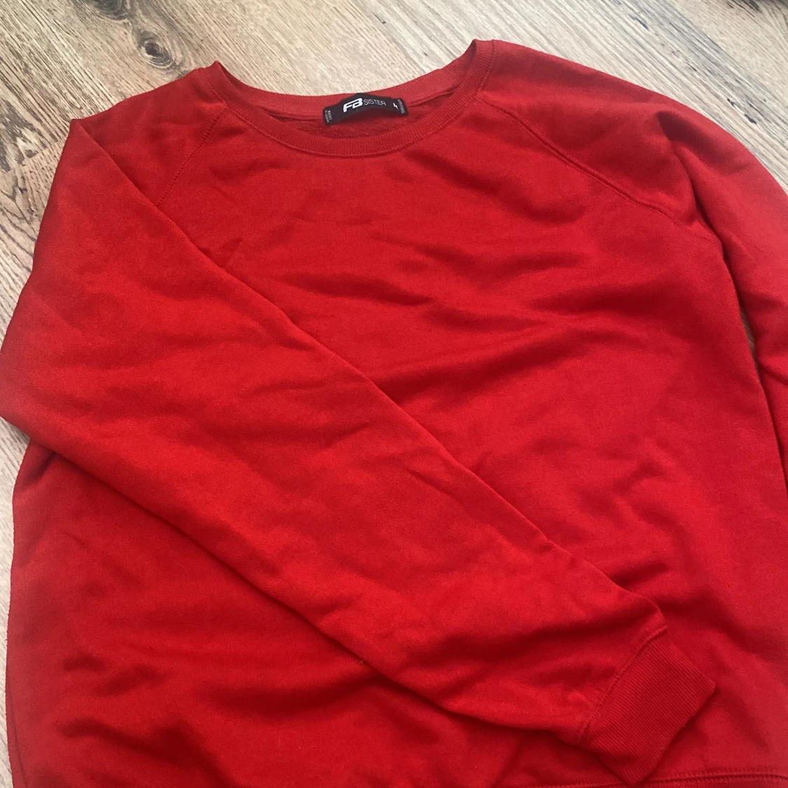 Röd långärmad tröja från F2 Style