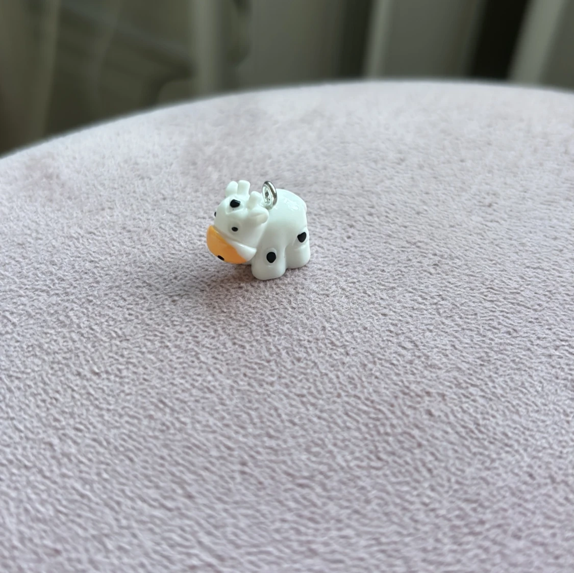 Söta berlocker med ko-motiv - 1