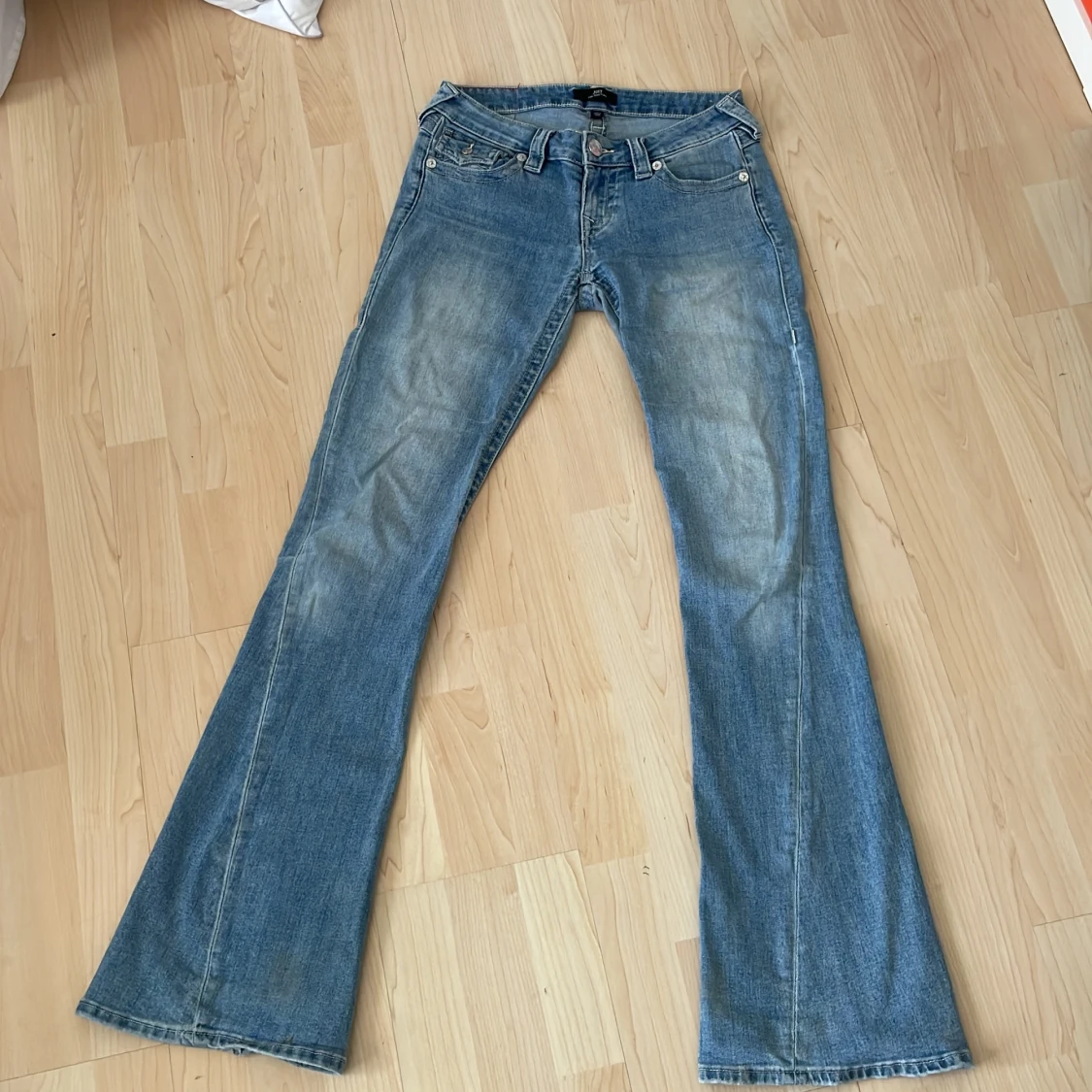 True Religion lågmidjade bootcut jeans W25 - 3