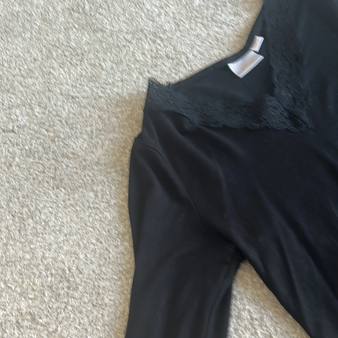 Svart långärmad topp med spets - 1