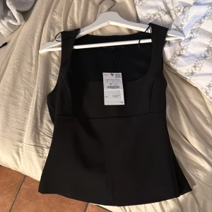 Zara svart topp - Oanvänd med prislapp kvar 