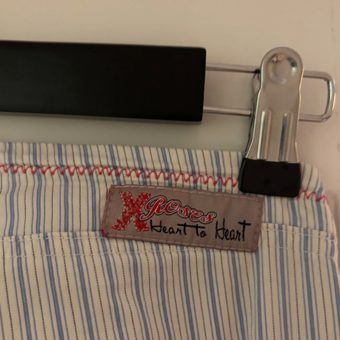 Randiga bootcutbyxor från XRoses - 2