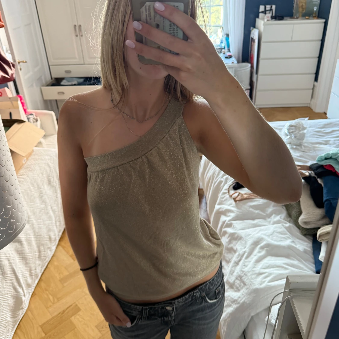 Glittrig one shoulder topp  - 1