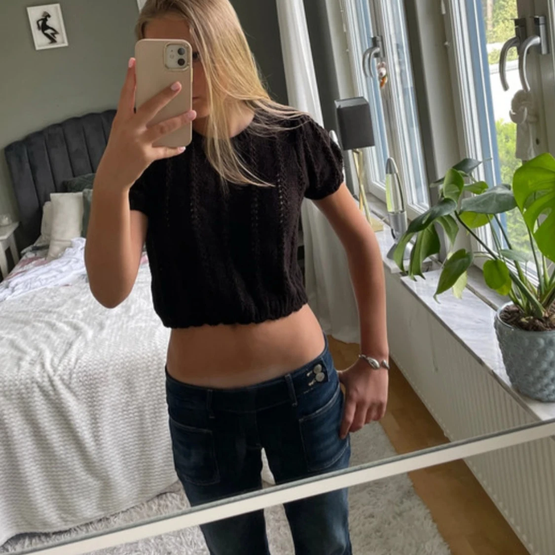 Svart stickad croppad topp - 1