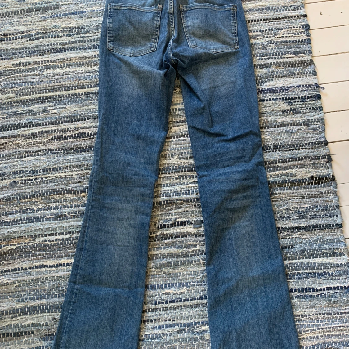 Blå bootcut jeans från Zara - 1
