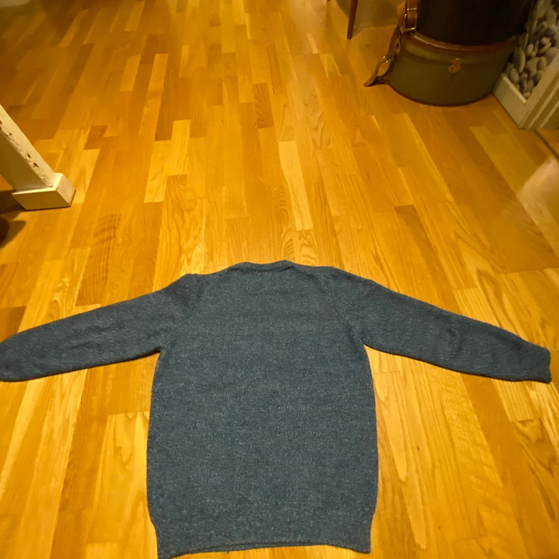 Blå stickad tröja från Lyle & Scott - 1