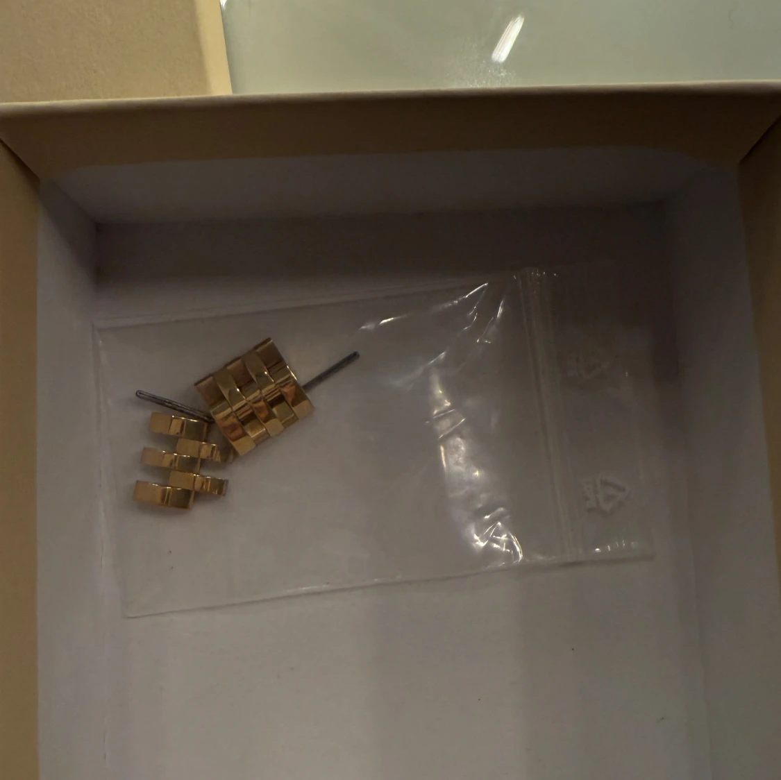 Mockberg timless watch gold - 3