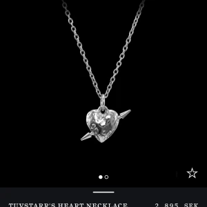 Maria nilsdotter  - BYTE!!!! Vill gärna byta detta halband i längd 40cm till ett likadant i 45cm, kan tänka mig att bara byta kedja om någon skulle vara intresserad, den är i nyskick!!💗 söker bara i silver i längd 45 och vilm bara byta