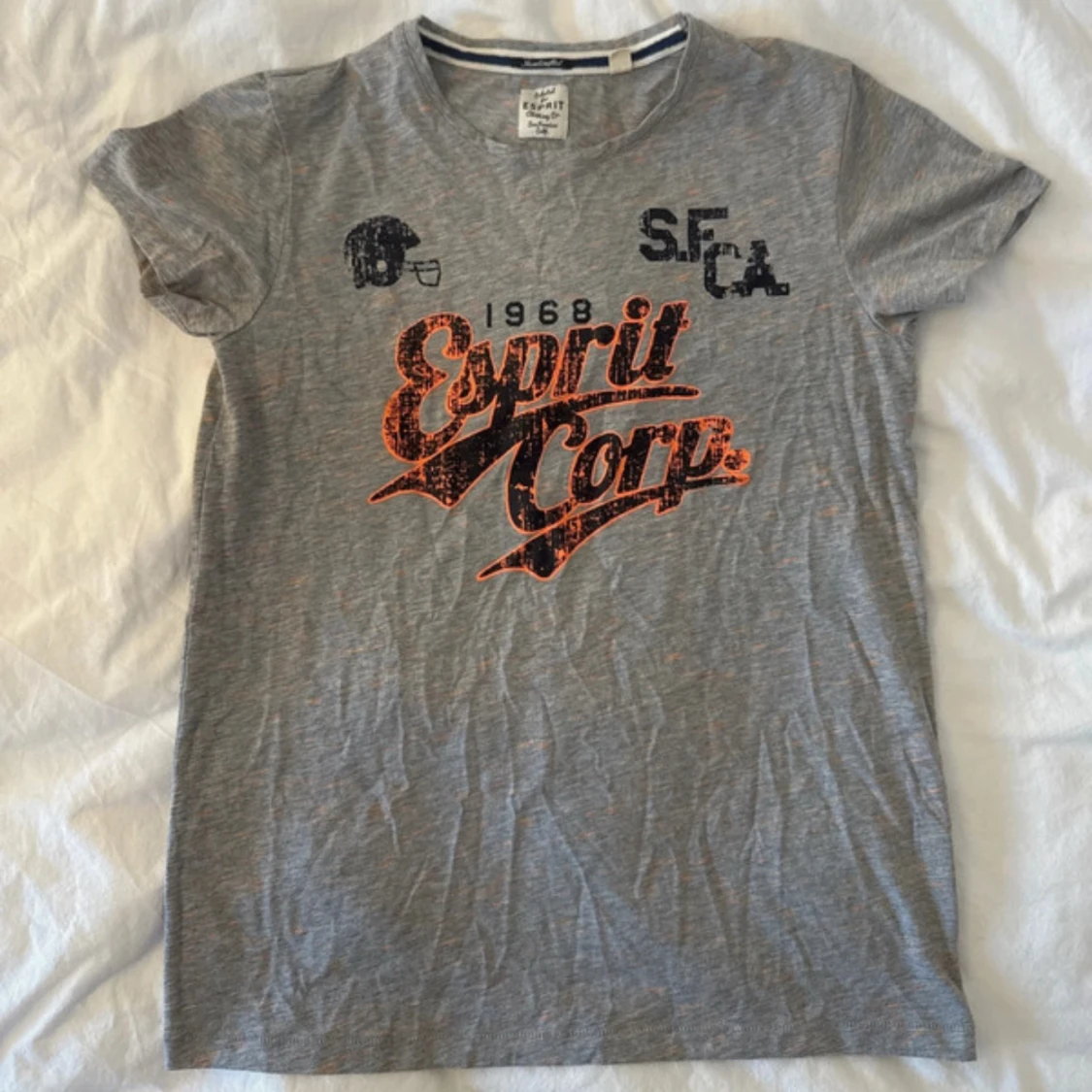 Grå Esprit t-shirt med tryck