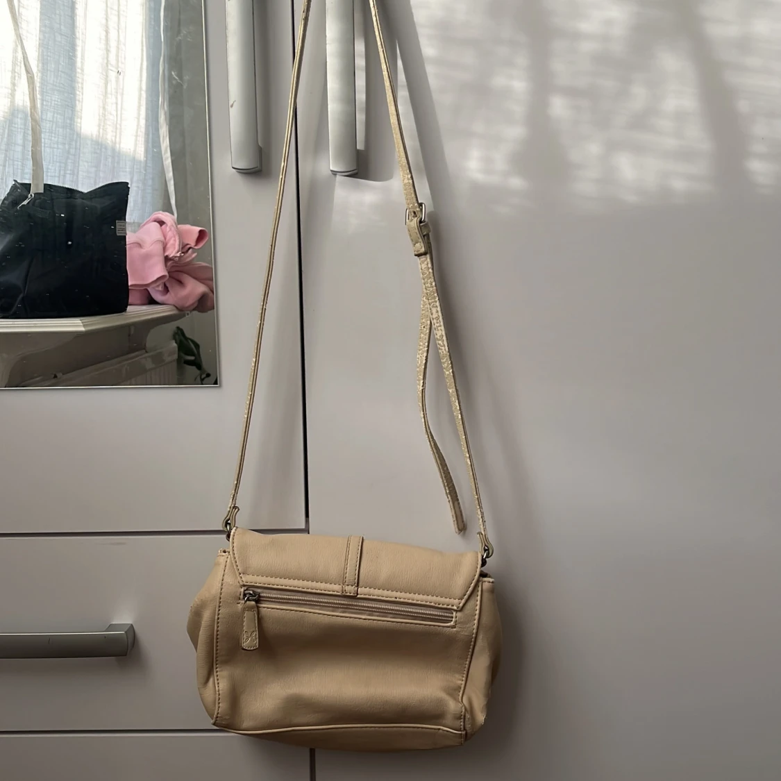 Beige axelväska  - 1