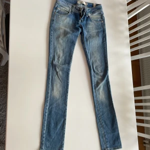 Blå jeans från Trf Denim - Sjukt snygga jeans, low waist bootcut💞