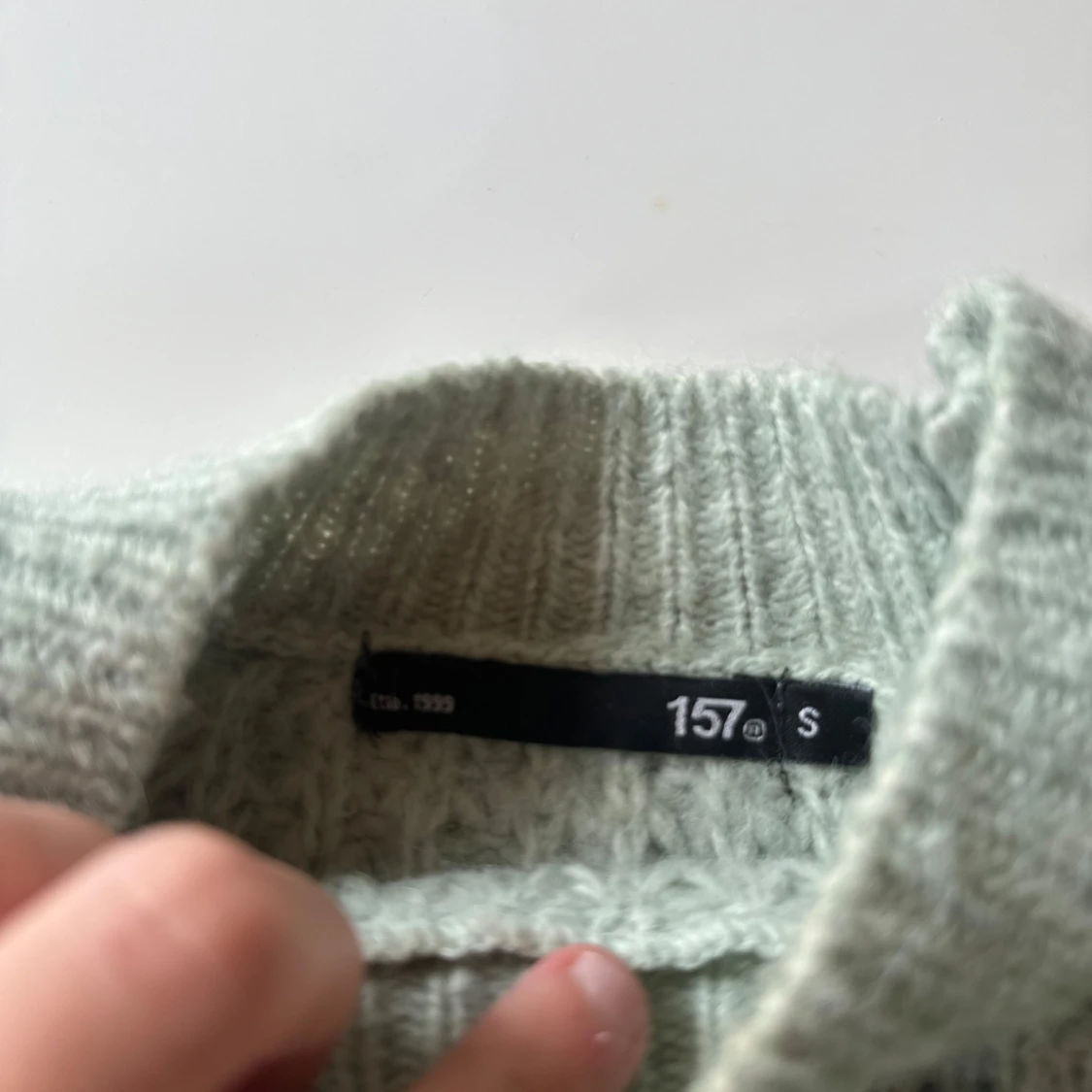 Ljusgrön stickad tröja från 157 - 1