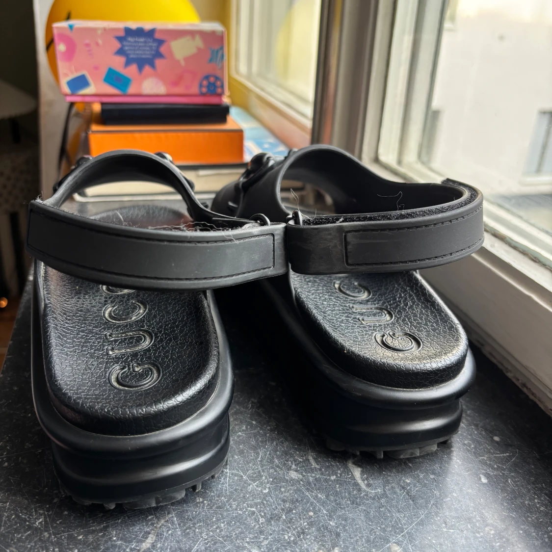 Svarta sandaler från Gucci med plattform - 3