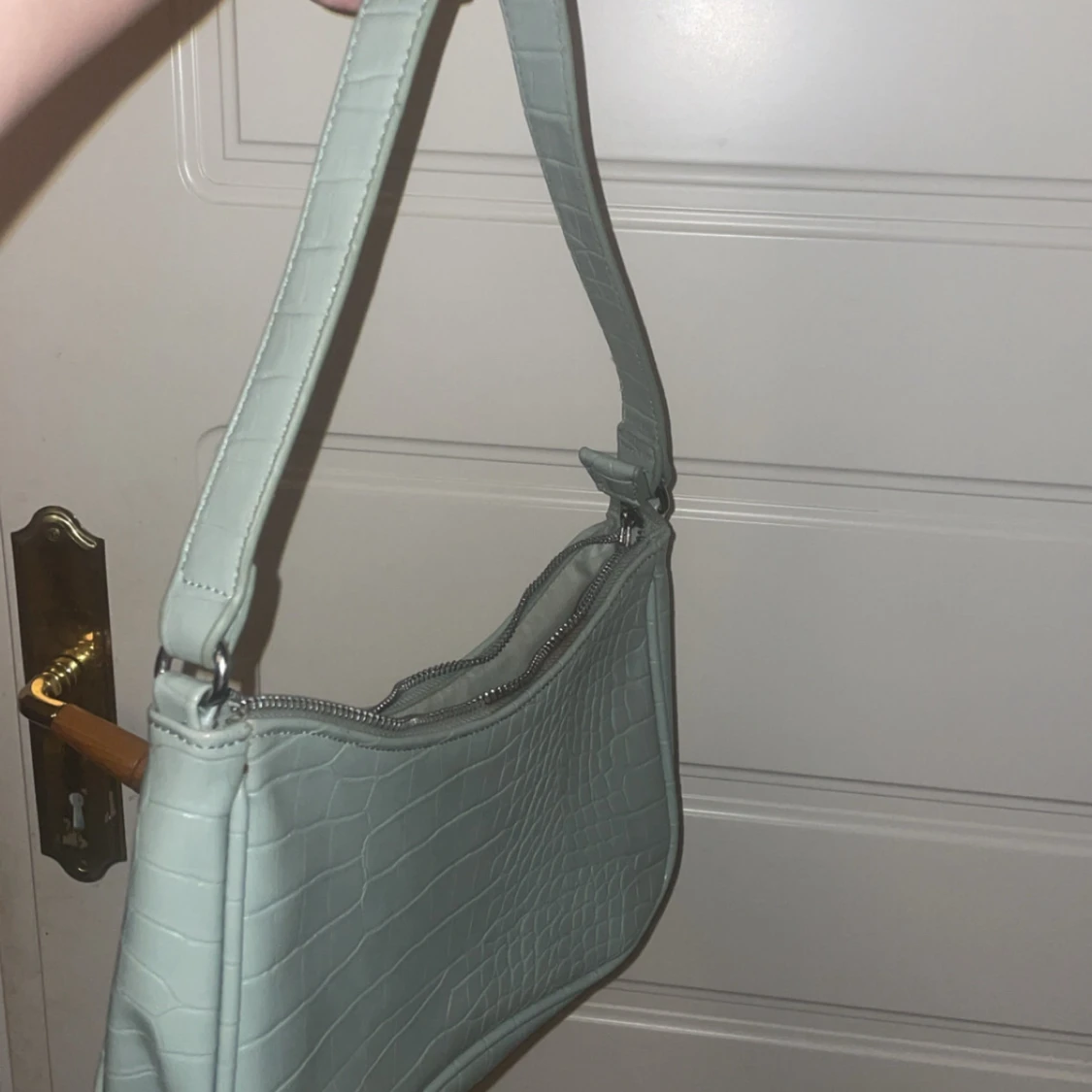 Ljusgrön axelväska från WOW - 1