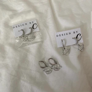 PLANET EARRINGS🪐✨☀️💥 - 39:-, gratis frakt!