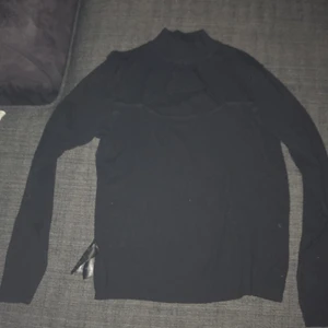 Två tröjor  - Två tröjor för 50 kr 