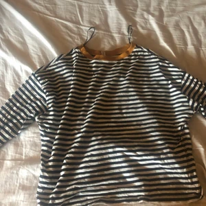 Randig tröja - Köpt för länge sedan men använda ej 