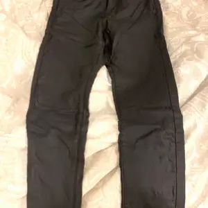 Svarta läder byxor från vero Moda 