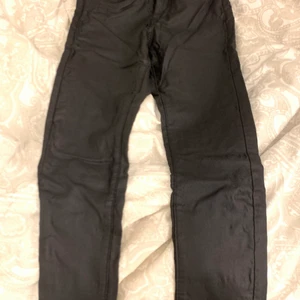 Läder byxor  - Svarta läder byxor från vero Moda 