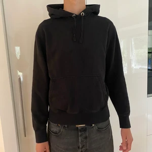 Weekday Hoodie Strl:S - En svart huvtröja i fint skick. Använd ett antal gånger. 