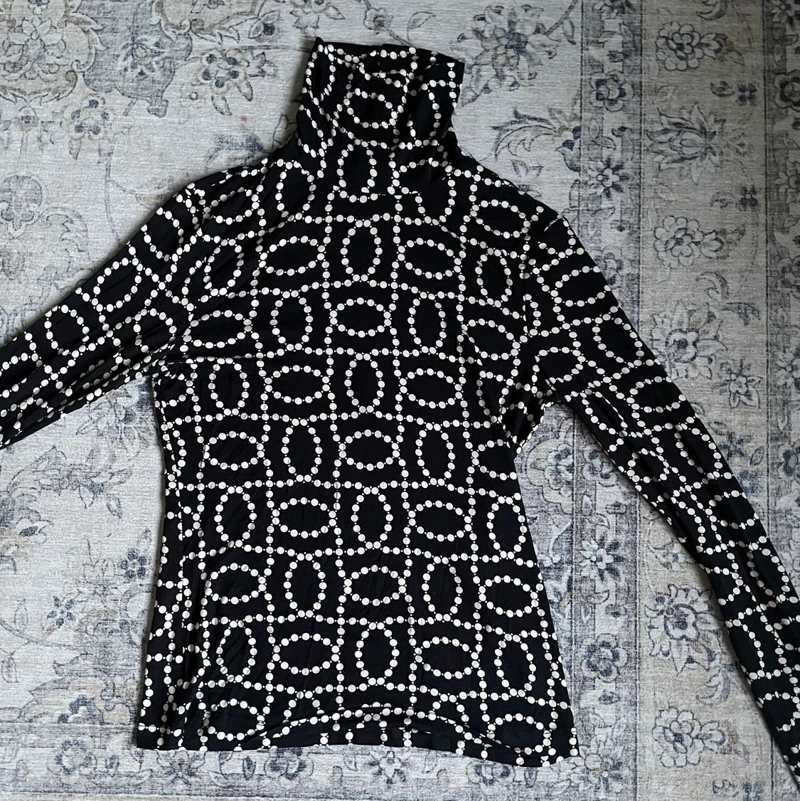 Topp med hög krage  - 90