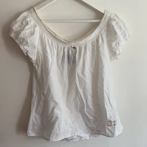 Oddmolly blus - Fin vit blus från odd Molly, sparsamt använd💕 Frakt tillkommer med 51kr📦