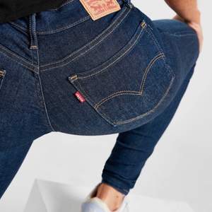 Säljer mina Levi’s jeans i mycket bra skick, knappt använda. Modellen heter ”710 super skinny” och är i storlek 27. Köpare betalar frakt.