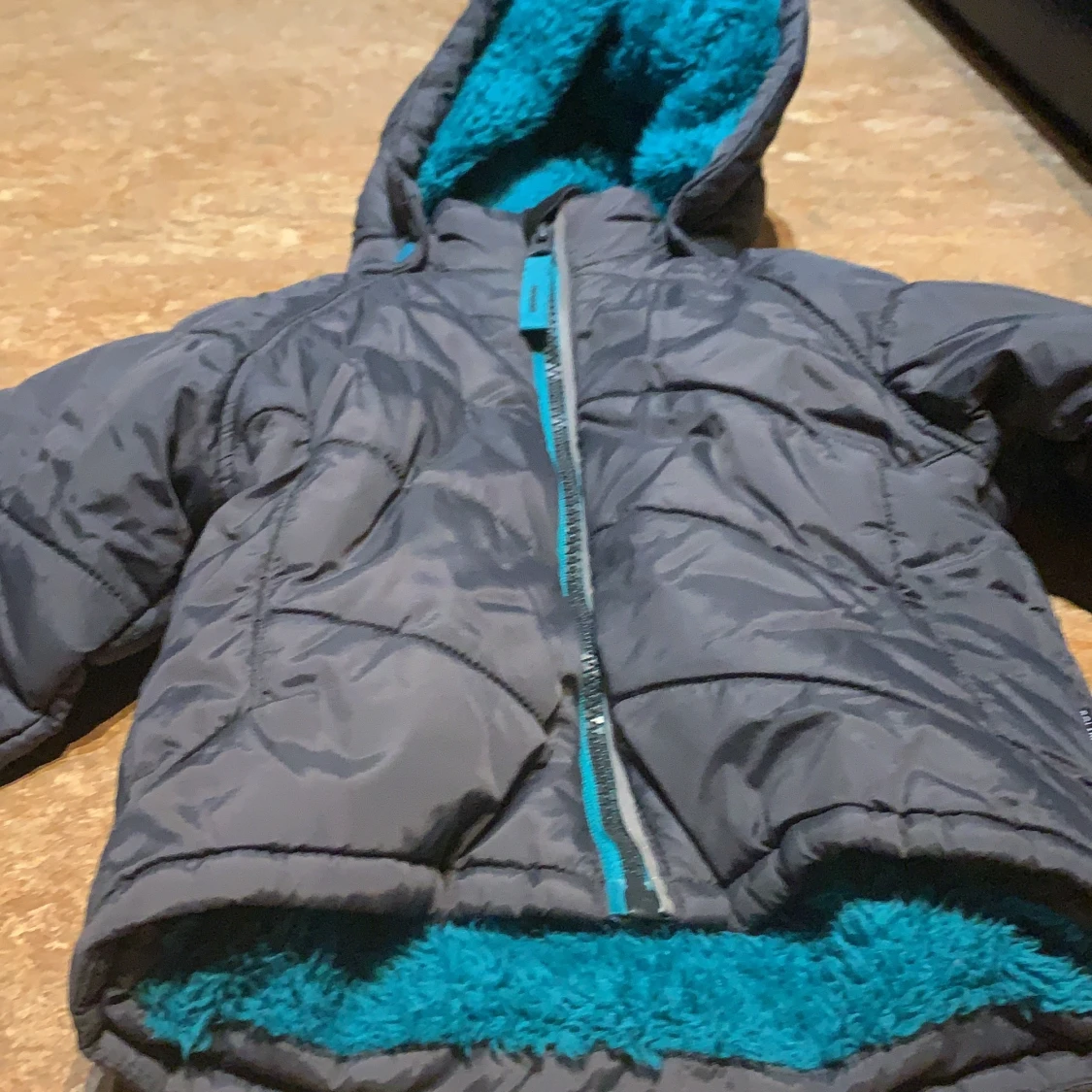 Varm och fluffig vinter jacka  - 90