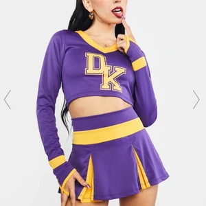 Jennifer’s body costume - Kostym set som efterliknar huvudkaraktären i jennifer’s body. Kommer från dollskill.com där den är helt slutsåld. Storlek XS. Endast provad.