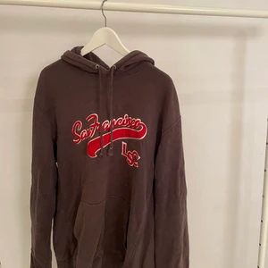 Vintage levis hoodie - Farsans gamla vintage hoodie ifrån Levis!! Riktigt fet! Strl M-L i vintage skick!!