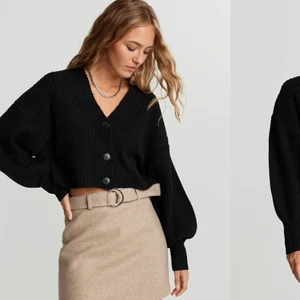 Svart cardigan  - En slutsåld svart cardigan ifrån Gina tricot som inte är använd många gånger❤️‍🔥