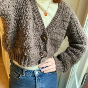 Virkad kofta  - En egengjord kort men ändå oversized kofta i varm felted wool. Går bra att tvätta i 30 grader. 