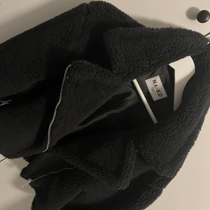 Teddy jacka - Användt den en vinter, inga skador den är som ny. Den är rätt så varm