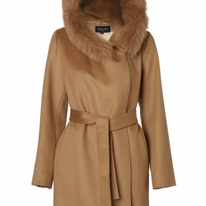 Hollies Lucinda kappa  - Mycket fint skick. Storlek 36. Nypris var 6000 kr