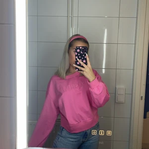 Rosa sweatshirt  - Fin sweatshirt som bara inte kommit till användning 