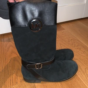 michael kors - michael kors skor , använda få gånger ,äkta skor 