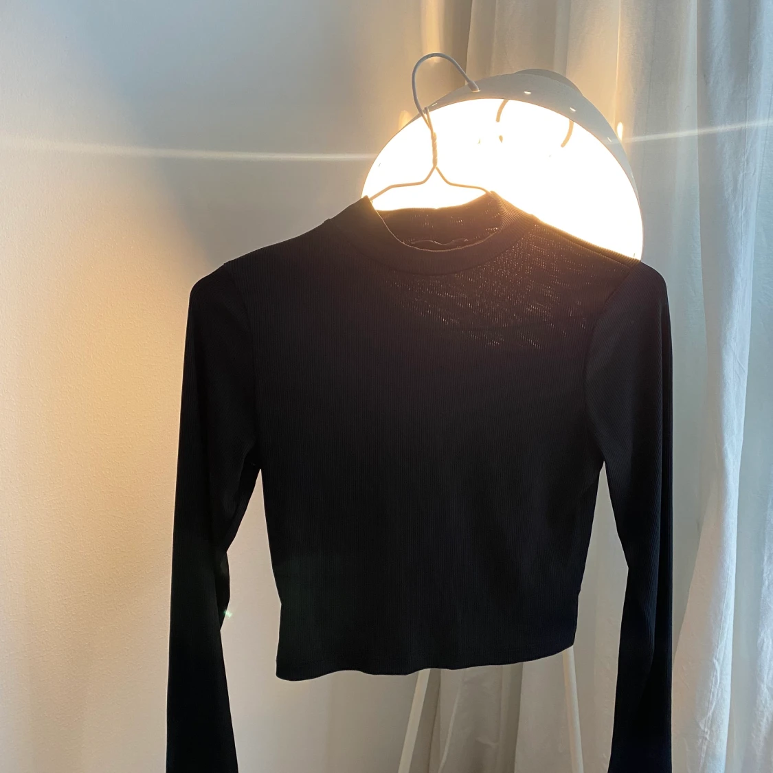 Croppad svart långärmad  - 91