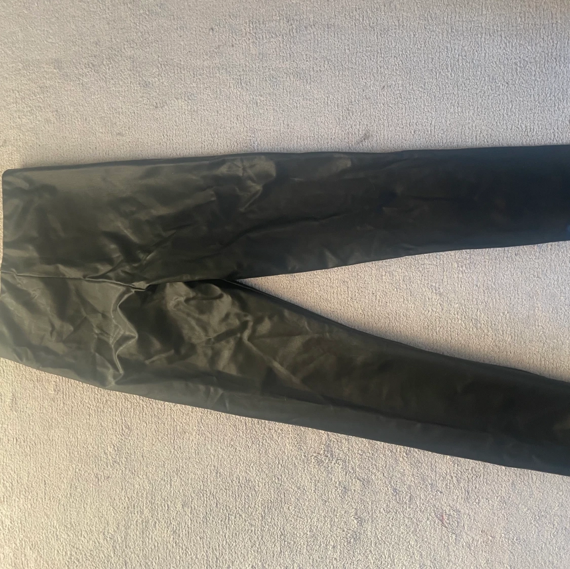 Svarta skinnbyxor  - 90