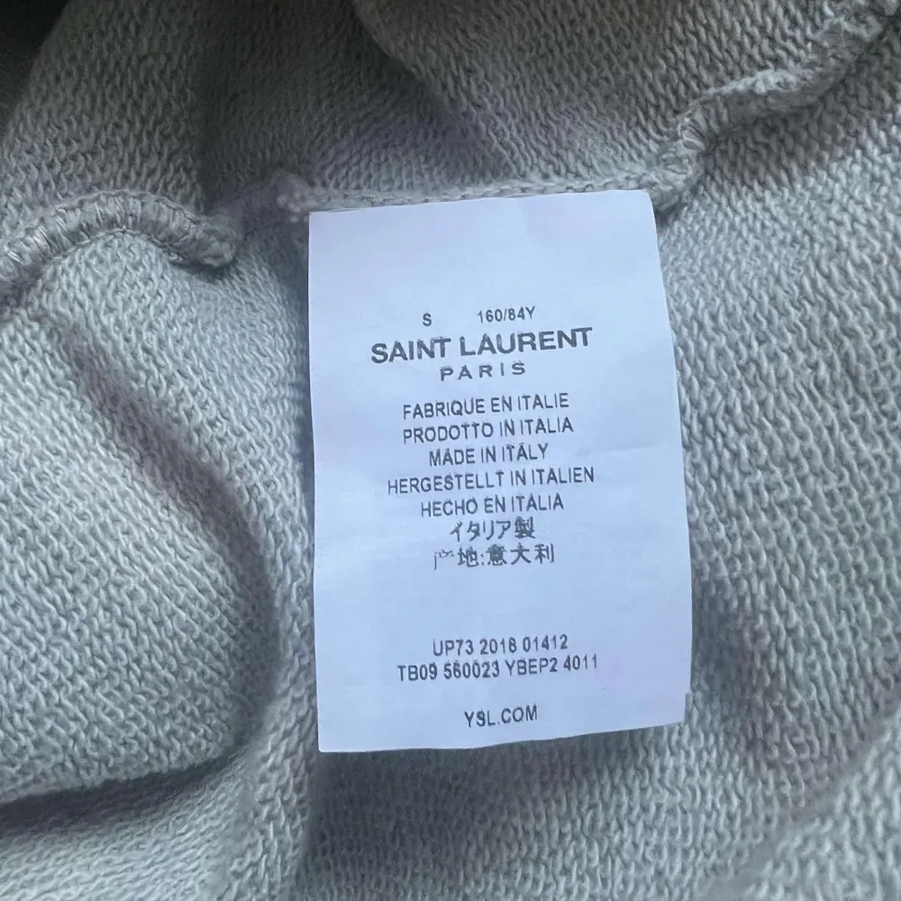 Unik SL hoodie i väldigt bra skick, köptes flera år sedan och har seriöst aldrig kommit till användning, skriv gärna vid eventuella frågor!. Hupparit & Collegepaidat.